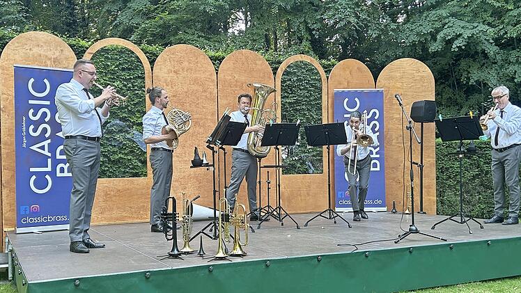 Classic Brass spielte im Schlosspark Unterleinleiter.