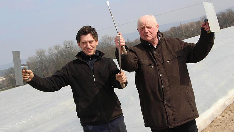 Christian und Hans Wolf wollen mit dem Ausstechen am liebsten sofort beginnen. Fotos: Sabine Herteux