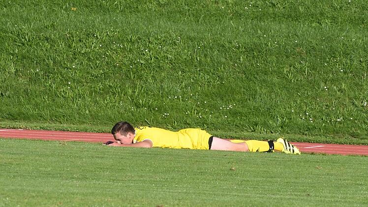 Bauchlandung für den FC Thulba (im Bild) im Kissinger Sportpark.Hopf