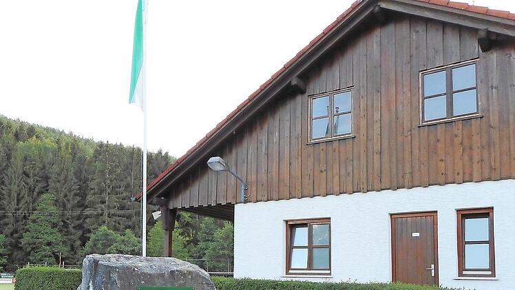 Das schmucke Sportheim des SV Knellendorf Foto: privat