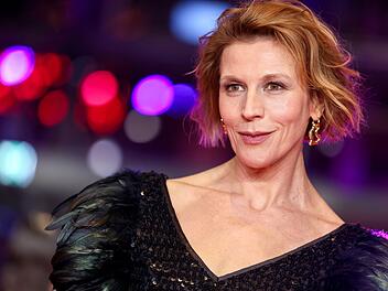 Mit dem Film "Hundstage" legte Weisz 2001 einen fulminanten Start in der Filmbranche hin. Seitdem z&auml;hlt die &Ouml;sterreicherin zu den gefragtesten Schauspielerinnen im deutschsprachigen Raum. Au&szlig;erdem hat die 45-J&auml;hrige, die in London studierte, einen Abschluss in Entwicklungs- und Umweltpolitik.