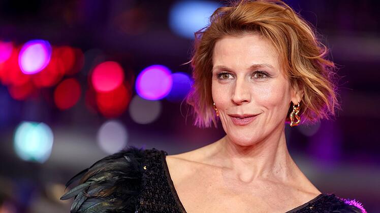 Mit dem Film "Hundstage" legte Weisz 2001 einen fulminanten Start in der Filmbranche hin. Seitdem z&auml;hlt die &Ouml;sterreicherin zu den gefragtesten Schauspielerinnen im deutschsprachigen Raum. Au&szlig;erdem hat die 45-J&auml;hrige, die in London studierte, einen Abschluss in Entwicklungs- und Umweltpolitik.