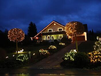 Leuchtendes Weihnachtshaus in RossachFoto: Michael Stelzner