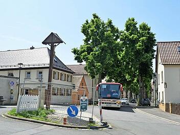 Der Platz am Ende der Lindenallee/Abzweigung Mühlberg scheint ziemlich traurig auszusehen, soll aber hübsch gestaltet werden.  Foto: Ronald Rinklef