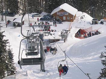Das größte und schneesicherste Skigebiet Thüringens: die seit 1999  bestehende Skiarena Silbersattel.
