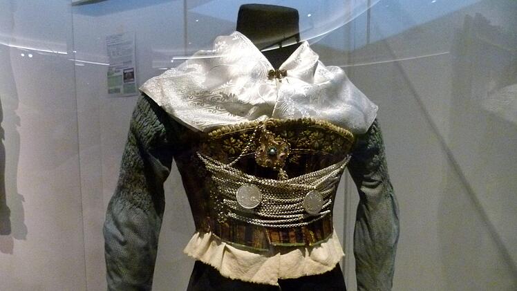 Lederhose  oder Dirndl: Die Tracht gehört zu einem "echten" Bayern.