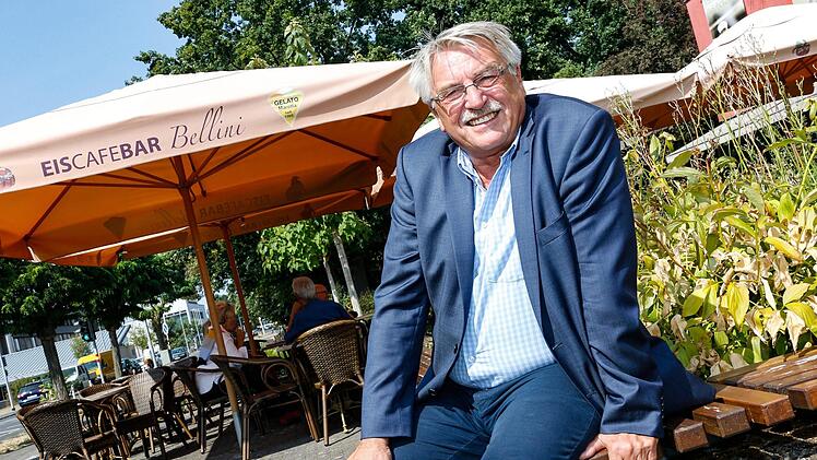 Heinz Kuntke am Troppauplatz, dem von ihm für das Interview gewählten Lieblingsort  in Bamberg Foto:  Matthias Hoch