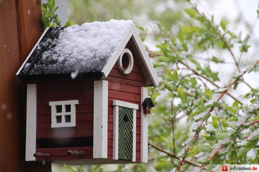 Franken: Ostermontag versinkt im Schnee