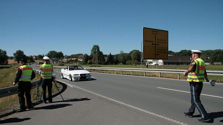 Verkehrskontrolle bei Katschenreuth. Foto: Jürgen Gärtner
