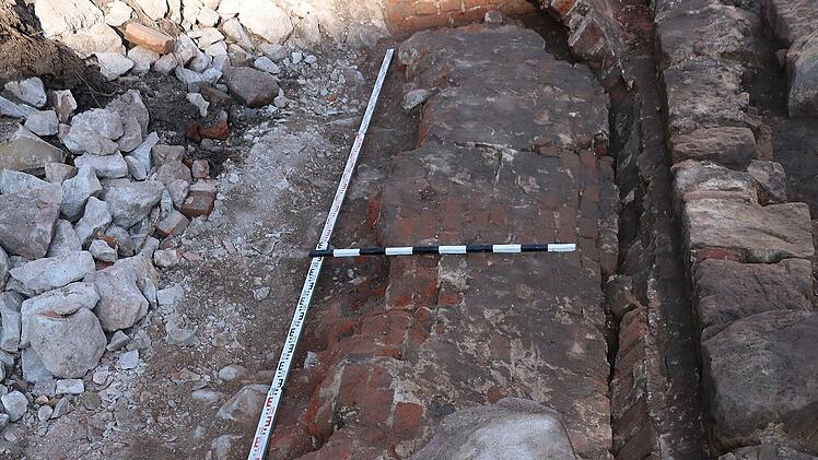 Nürnberg: Archäologen entdecken Fußbodenheizung aus dem Mittelalter - "Luxusausstattung"