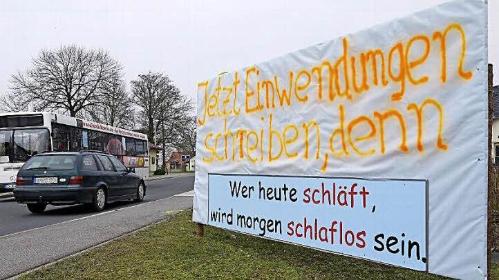 Nachdem viele Bürger ihre Einwendungen gegen den Verkehrslandeplatz bereits eingebracht haben, sind inzwischen auch die Kommunen an der Reihe. Der Stadtrat Bad Rodach zeigt sich dabei alles andere als begeistert von dem Großprojekt, das bei Neida (Gemeinde Meeder) geplant ist.  Foto: Berthold Köhler