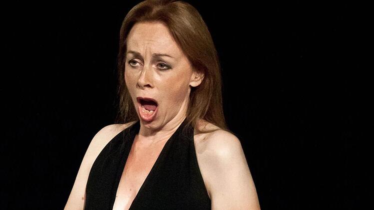 Ausdrucksvoller Gesang: Ute Döring beeindruckte mit ihrer Gestaltung von Isoldes Liebestod" im Landestheater. Fotos: Jochen Berger