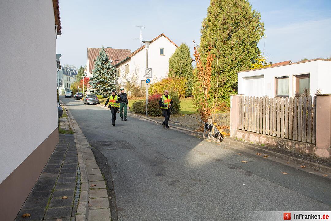 Vermeintlicher sexueller Übergriff in Heroldsberg - Polizei sucht mit Mantrailing Hund nach Täter