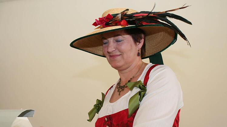 Als Trachtenberaterin steht Birgit Jauernig auf Tracht. Foto: Evi Seeger