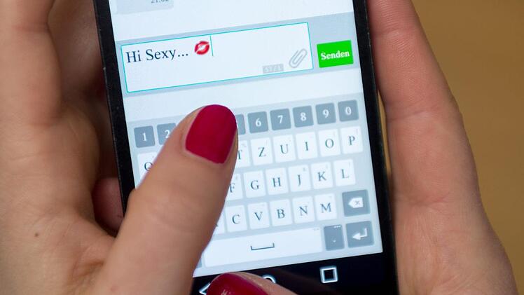 Auf fast allen Dating-Seiten gibt es auch gefakte Profile.  Foto:Sebastian Gollnow, dpa