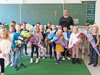 Die Klasse 1b mit Klassenlehrer Johannes Platz