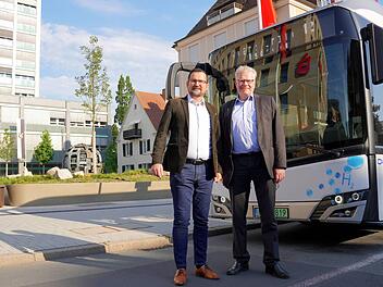 Bayreuth: Keine Treibhausgase mehr - Stadtwerke testen Wasserstoffbus Bayreuth: Keine Treibhausgase mehr - Stadtwerke testen Wasserstoffbus