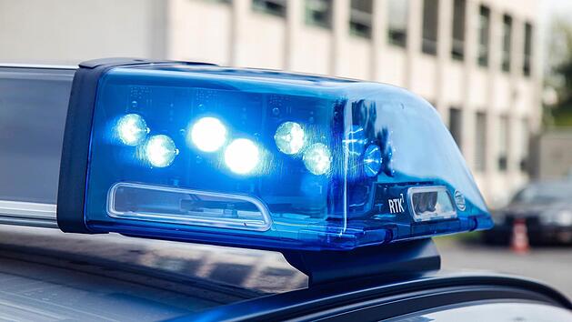 Dank eines Zeugen konnte die Polizei die Identit&auml;t des Toten in Karlstein feststellen. Eine Obduktion soll Klarheit &uuml;ber die Todesursache bringen. Symbolfoto: Christopher Schulz