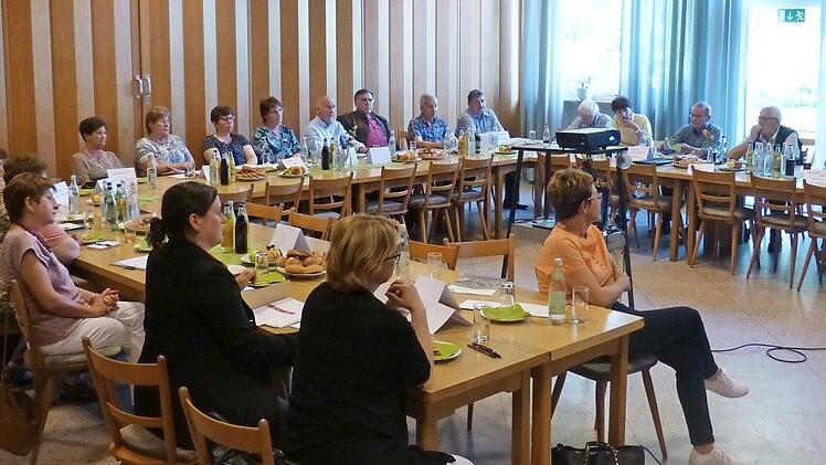 Die Seniorenbeauftragten diskutierten über den demografischen Wandel gerade auf dem Land. Foto: Carmen Schwind