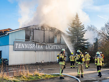 Großbrand am Tennispark in Lichtenfels: Löscharbeiten sind beendet