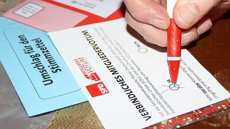 Reinhold Moritz hat sich schnell entschieden und Ja angekreuzt, viele andere SPD-Mitglieder tun sich schwerer. Fotos: Ralf Ruppert