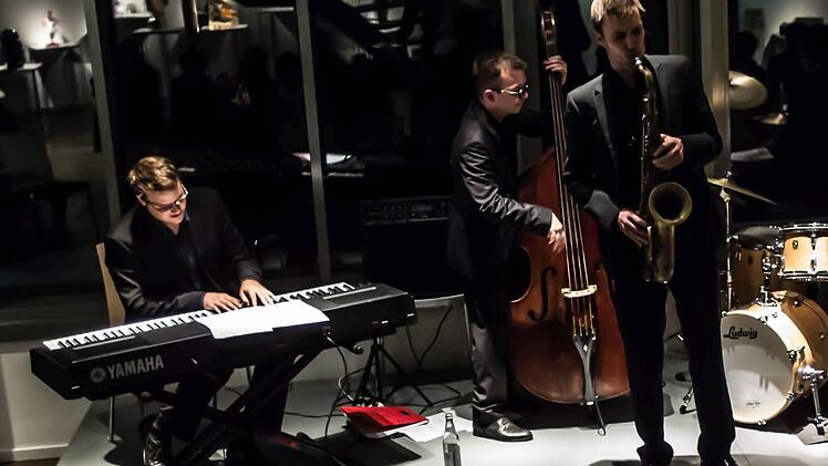 Impressionen vom Gastspiel des Konstantin Herleinsberger Quartetts im Glasmuseum Rosenau.Foto: Jochen Berger