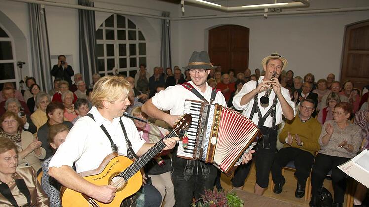 Ein Garant für gute Laune sind die Frankenbeidl aus Hiltpoltstein. Auch in Banz brachten sie die Kutscherhalle wieder zum Toben. Foto: Michael Stelzner