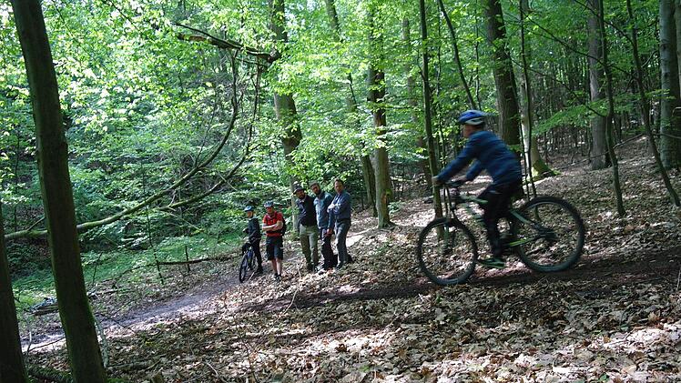 Der Trail ist keine Downhill-Strecke, trotzdem anspruchsvoll.Stephanie Elm