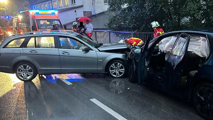 Frontale Kollision auf B276 in Lohr am Main