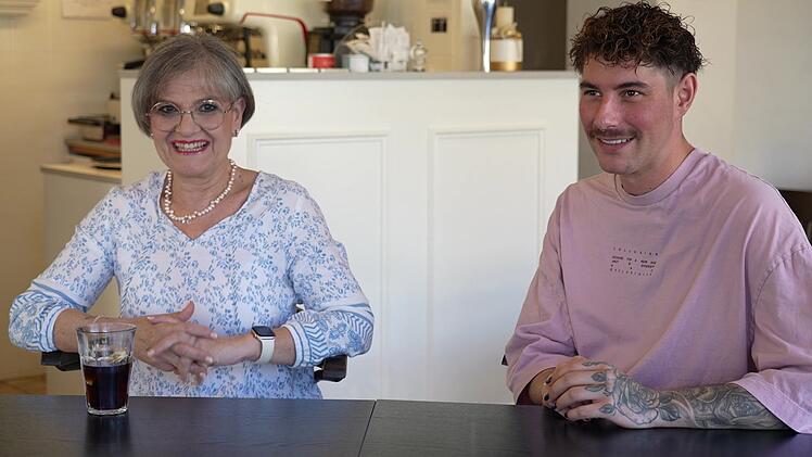 Elena und Kilian wundern sich, dass es zum dritten Mal Ravioli und geschmorte B&auml;ckchen gibt.