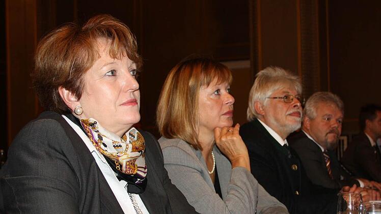 Dabei waren Bürgermeisterin Brigitte Meyerdierks und Karin Bauer aus Bad Brückenau sowie Bürgermeister Wolfgang Back, Bad Bocklet.