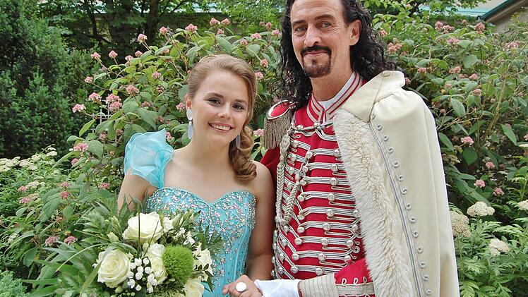 Quellenkönigin Victoria Brath (20) und ihr Fürst Ferenc II. Rakoczy alias Timo Baier Foto: Sigismund von Dobschütz