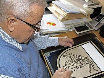 Das Augsfelder Wappen ist das neueste Werk von Schnös.  Foto: cr