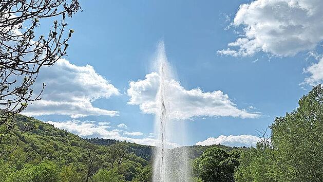 Unser Foto zeigt den weltweit gr&ouml;&szlig;ten Kaltwasser-Geysir auf der Halbinsel Namedyer Werth.