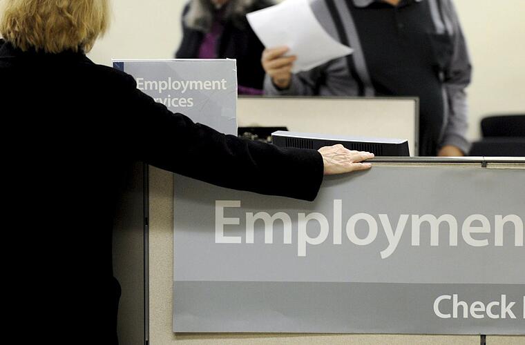 Deutlich mehr Erstanträge auf Arbeitslosenhilfe in USA