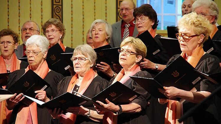 Die Chöre in der Region erfahren derzeit große Aufmerksamkeit aus der Bevölkerung bei ihren Konzerten. Auch das Konzert des Gesangvereins Garitz am vergangenen Sonntag in der Wandelhalle in Bad Kissingen war davon geprägt. Foto: Klaus Werner