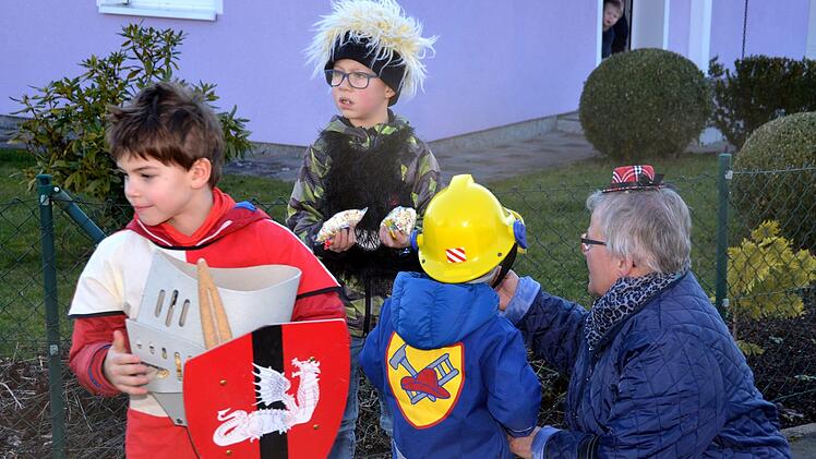 Ein Kinderfaschingsumzug schlängelte sich auch in diesem Jahr durch Poppenroth. Foto: Peter Rauch