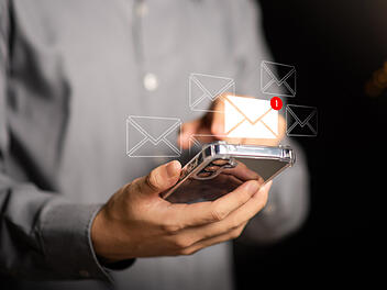 E-Mail, Handy, Smartphone, Betrugsmasche, Mail, Mailadresse