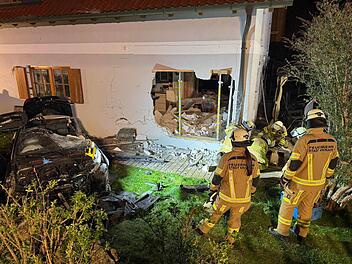 Marktrodach: Nach t&ouml;dlichem Unfall - Polizei mit Update zu Schwerverletzer (25)