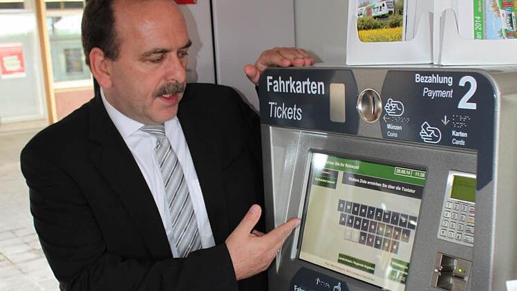 Außerdem werden die EB-Shuttles mit neuen Fahrschein-Automaten bestückt.