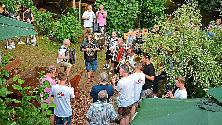 In Morschreuth kamen die unterschiedlichsten Musiker zusammen und spielten gemeinsam.Act.3 GmbH