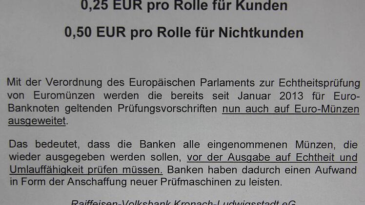 Hinweis der Raiffeisen-Volksbank Kulmbach-Kronach zum Münzgeld in Rollen  Foto: Friedwald Schedel