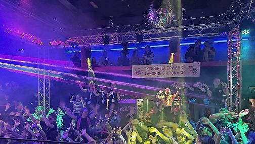 Knapp 330 Kinder und Begleitpersonen verbrachten einen tollen Disconachmittag.