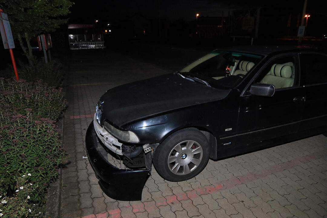 15-Jähriger rammt betrunken Einkaufswagenstand