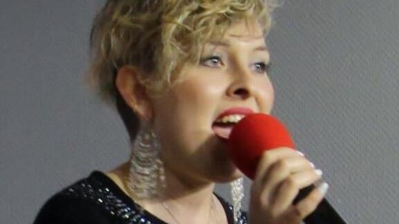Sängerin Karina Ostertag.  Werner Vogel