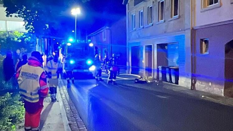 Schonungen: Brand in Mehrfamilienhaus vorsätzlich gelegt? 19-Jähriger in U-Haft