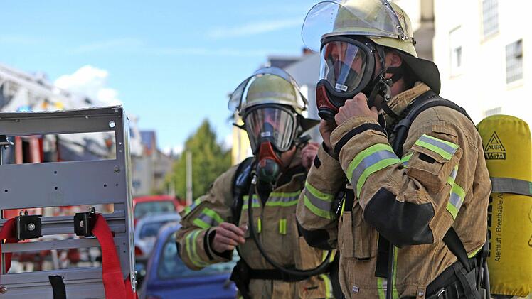 Ein kleiner Brand in einem Keller in der Adam-Krafft-Straße in Bamberg hat am Donnerstag einen Polizei- und Feuerwehreinsatz ausgelöst. Foto: News5 / Herse