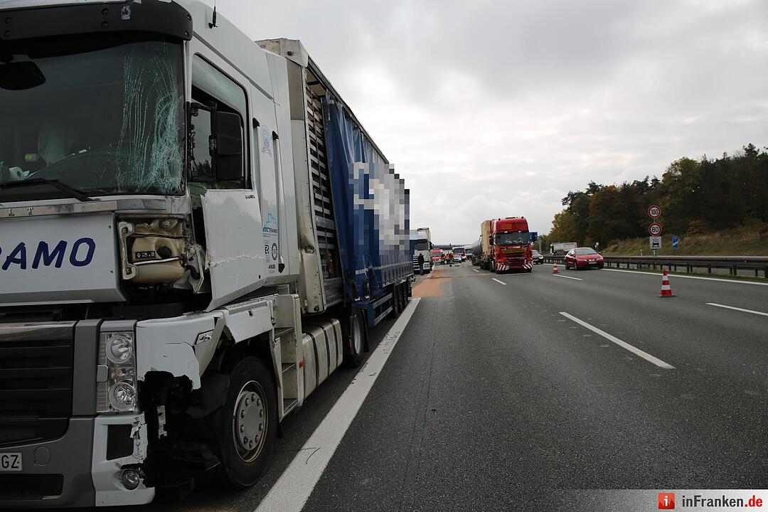 A9: Am Bindlacher Berg krachen vier Lkw ineinander