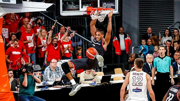 Mit Augustine Rubit lassen die Bamberger einen Leistungstr&auml;ger ziehen. Der US-Amerikaner war nach Tyrese Rice zweitbester Scorer in Bundesliga und Champions League und schnappte sich in beiden Wettbewerben die meisten Rebounds aller Bamberger. Fotos: Daniel L&ouml;b