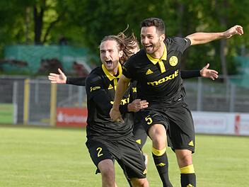 D&uuml;rfen Tim Danhof (links) und Edwin Schwarz auch gegen Schweinfurt jubeln? Soll es f&uuml;r die SpVgg Bayreuth mit dem Aufstieg in die 3. Liga klappen, braucht es gegen die Unterfranken einen Sieg.